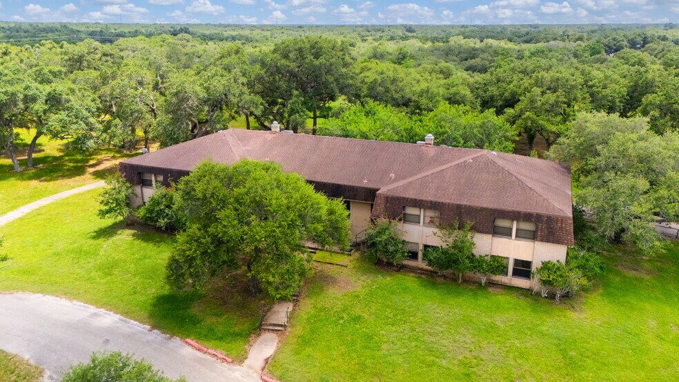 120 David Wade Dr, Victoria, TX à vendre - Photo de l’immeuble – Image 3 sur 37