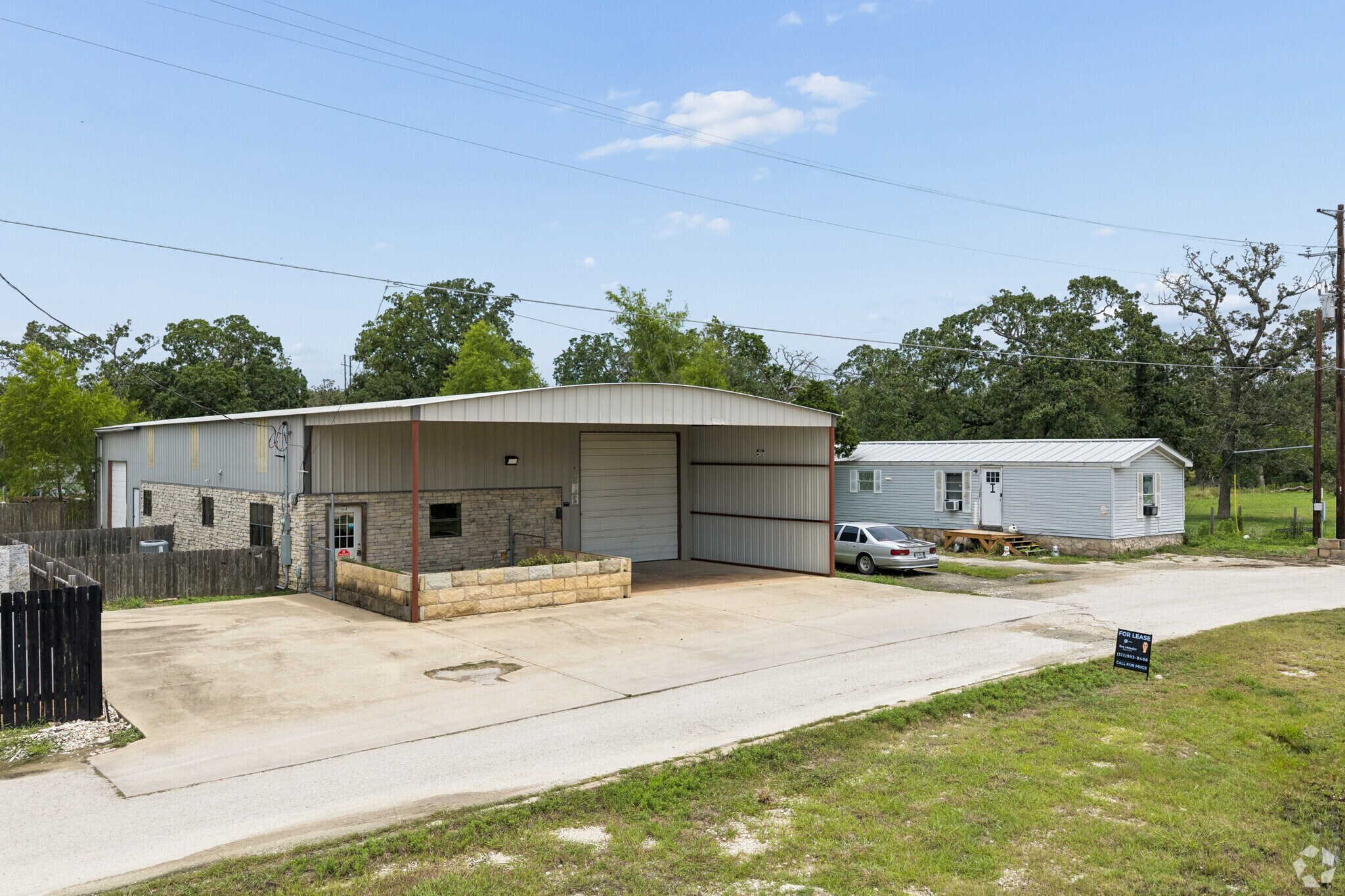 1360 W State Highway 71, Bastrop, TX à louer Photo de l’immeuble– Image 1 sur 15