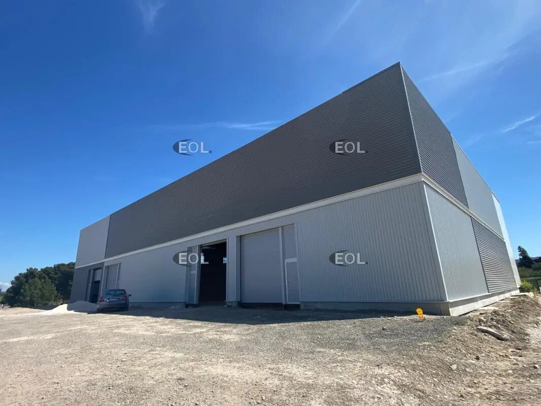 Local d'activités dans Marignane à vendre Photo de l’immeuble– Image 1 sur 2