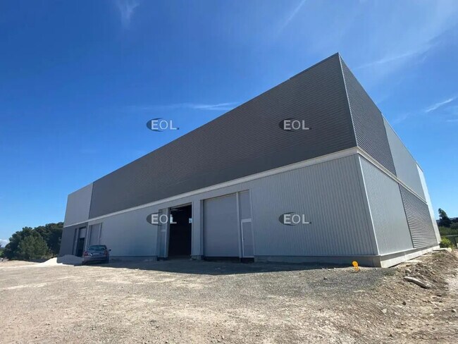 Plus de détails pour Local d’activités à vendre