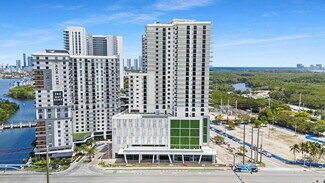 Plus de détails pour 16375 Biscayne Blvd, North Miami Beach, FL - Local commercial à louer