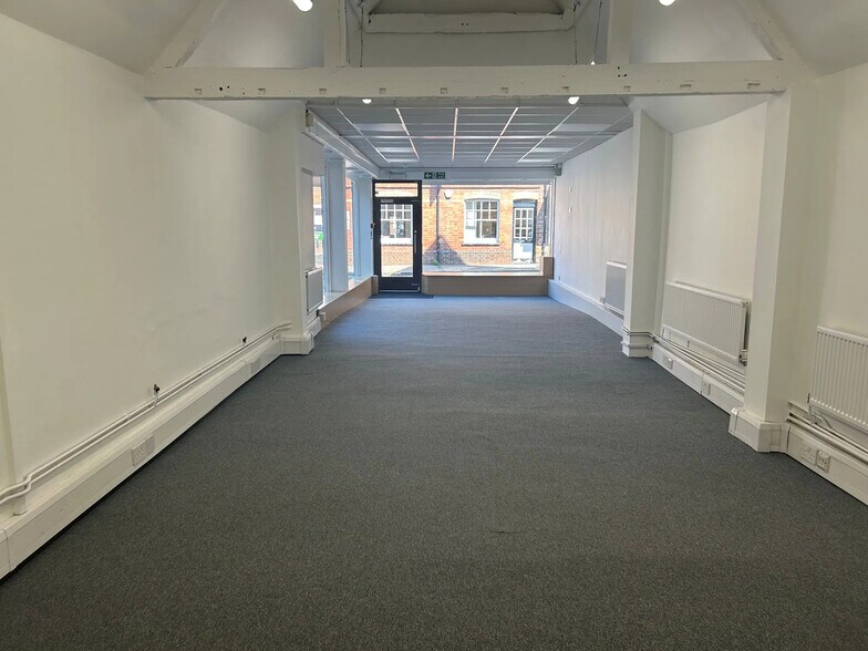 10-12 Denmark St, Wokingham à louer - Photo de l’immeuble – Image 3 sur 11
