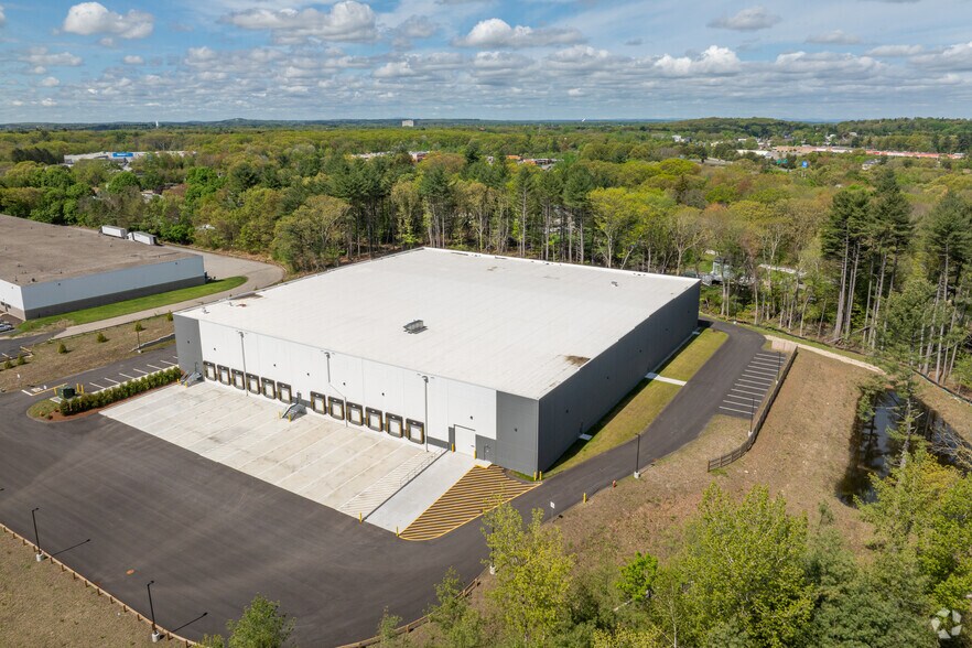 40 Commerce Way, Tewksbury, MA à louer - Photo de l’immeuble – Image 2 sur 5
