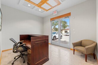 25329 Budde Rd, The Woodlands, TX à louer Photo intérieure– Image 2 sur 16