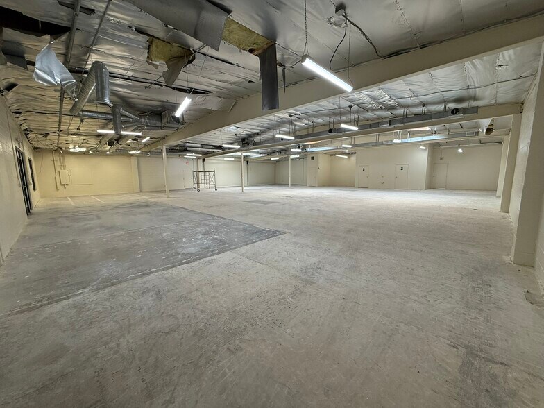 5915 Kester Ave, Van Nuys, CA à louer - Photo de l’immeuble – Image 2 sur 11
