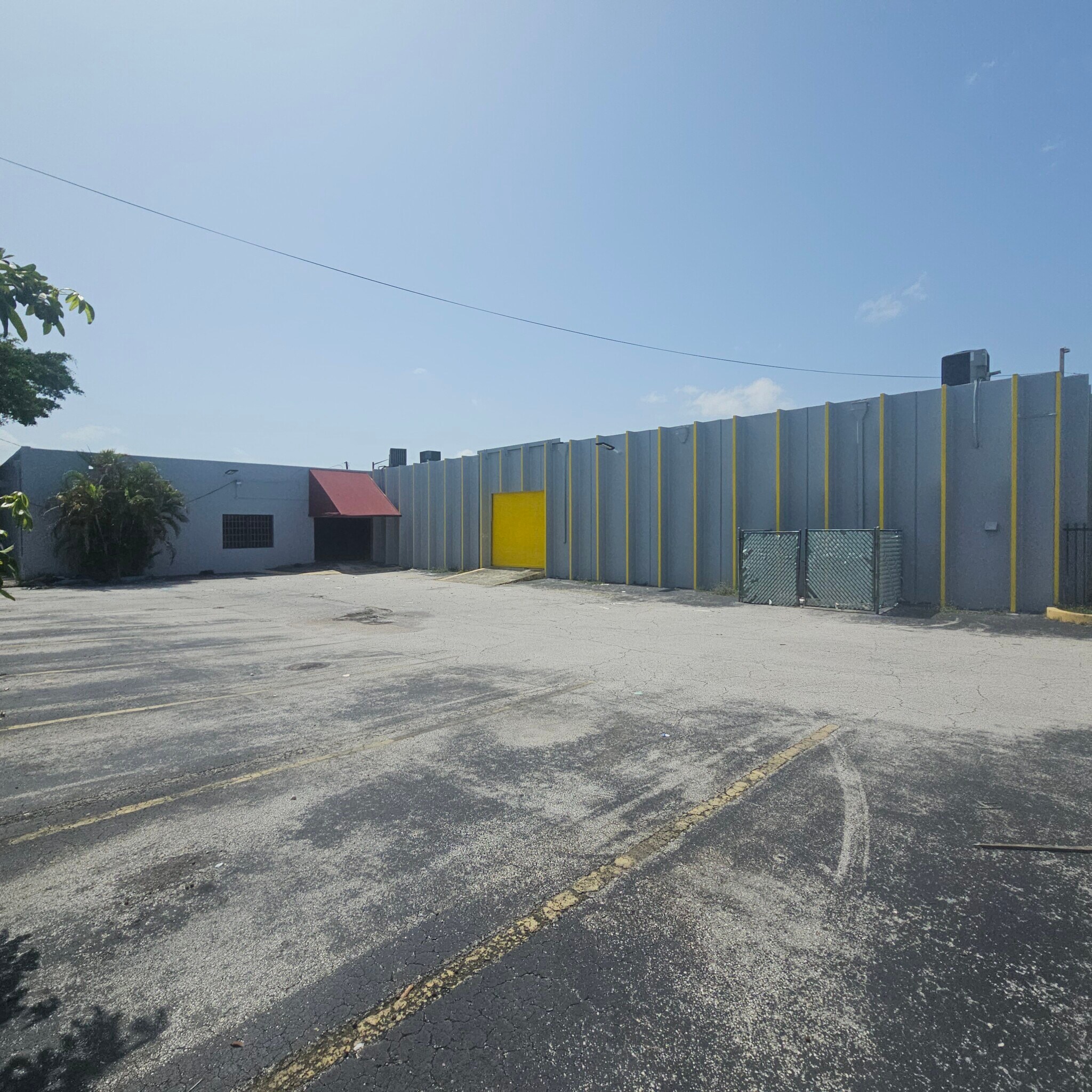 3420 NW 7th St, Miami, FL à louer Photo de l’immeuble– Image 1 sur 37