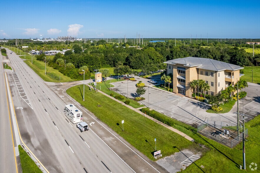 11390 Palm Beach Blvd, Fort Myers, FL à louer - Aérien – Image 2 sur 5