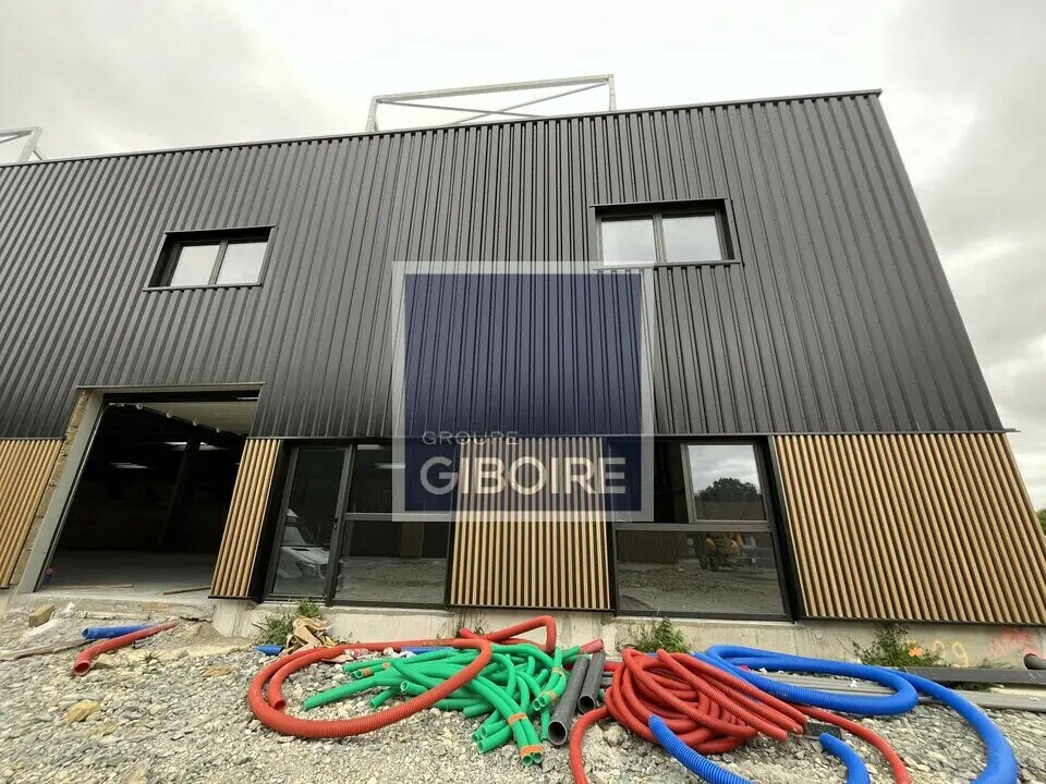 Industriel/Logistique dans Goven à louer Photo de l’immeuble– Image 1 sur 5