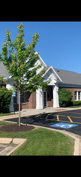 6723 Weaver Rd, Rockford, IL à louer - Photo de l’immeuble – Image 3 sur 17