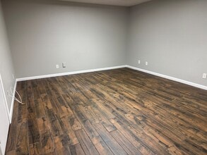 210-214 S Main St, Duncanville, TX à louer Photo intérieure– Image 1 sur 1