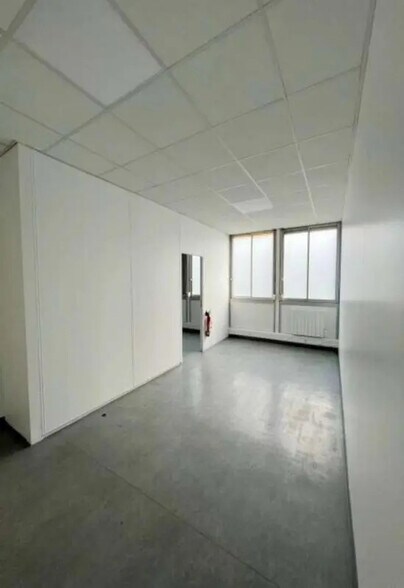 Local d’activités dans Coignières à louer - Photo intérieure – Image 3 sur 10