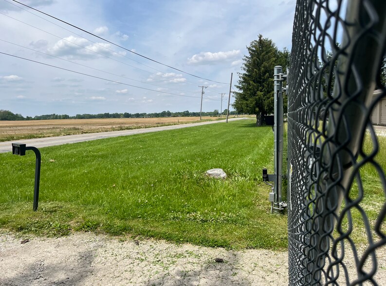 1380 N 300 E, Anderson, IN à vendre - Photo de l’immeuble – Image 3 sur 5