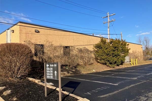 465 Maryland Dr, Fort Washington, PA à vendre - Photo de l’immeuble – Image 3 sur 4