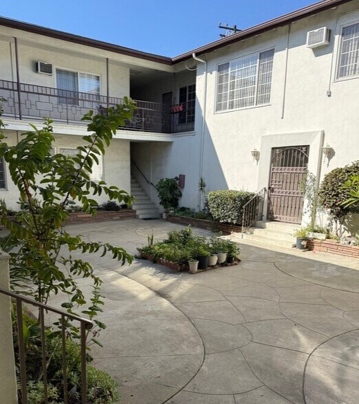 3111 W Ramona Rd, Alhambra, CA à vendre - Photo de l’immeuble – Image 2 sur 10