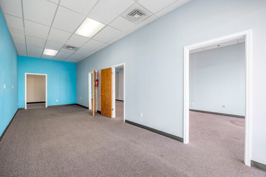 7201 W Clearwater Ave, Kennewick, WA à louer - Photo de l’immeuble – Image 3 sur 13