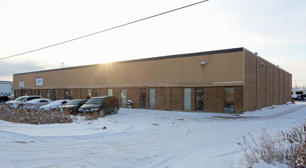 14330-14340 140 St NW, Edmonton, AB à vendre - Photo de l’immeuble – Image 3 sur 4