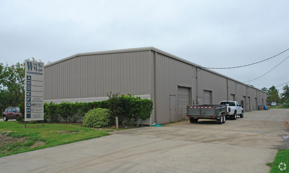 1520 S Major Dr, Beaumont, TX à louer - Photo de l’immeuble – Image 3 sur 4