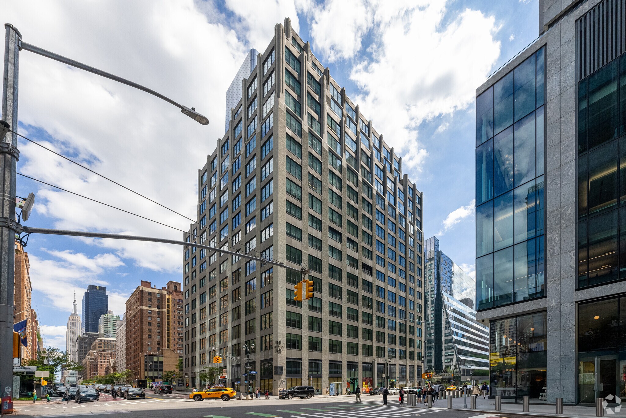 410 Tenth Ave, New York, NY à louer Photo principale– Image 1 sur 9