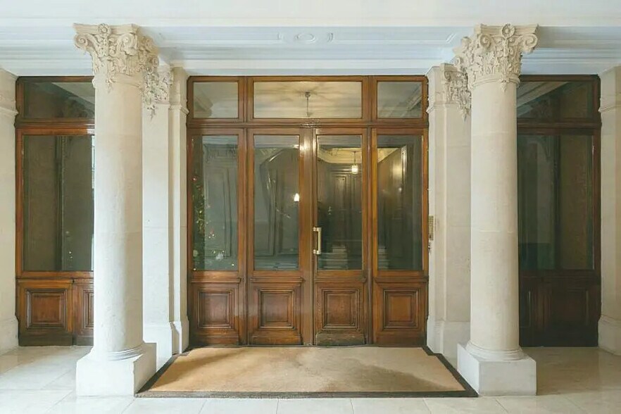 Bureau dans Paris à louer - Hall d’entrée – Image 2 sur 5