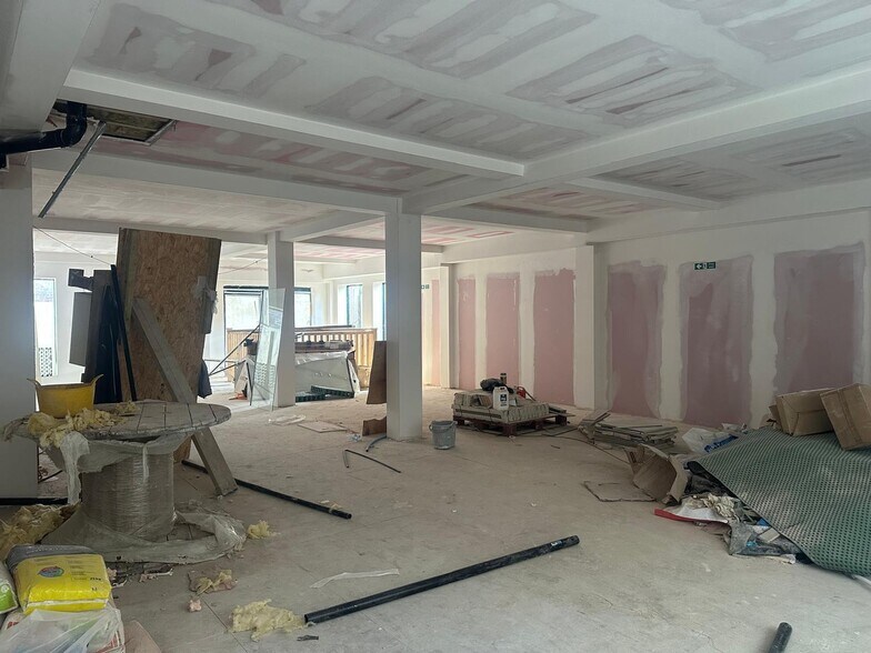8-8A Shenley Rd, Borehamwood à louer - Photo de l’immeuble – Image 2 sur 6