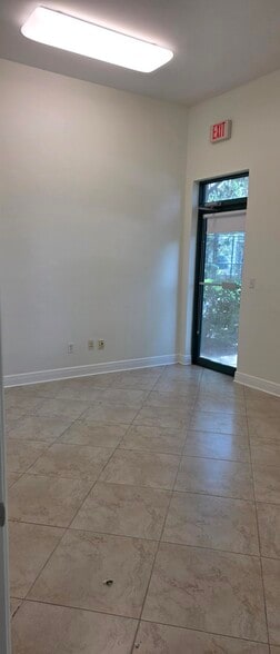 8890 Terrene Ct, Bonita Springs, FL à louer - Photo intérieure – Image 2 sur 6