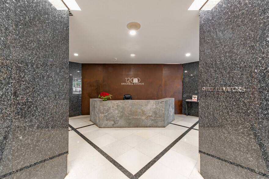 1200 Brickell Ave, Miami, FL à vendre - Photo de l’immeuble – Image 2 sur 5