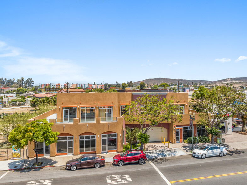 165 W San Ysidro Blvd, San Ysidro, CA à louer - Photo de l’immeuble – Image 1 sur 24