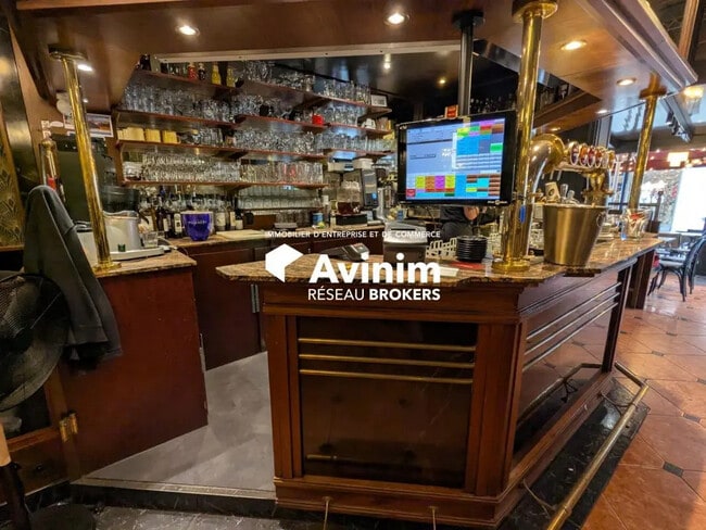 Plus de détails pour Local commercial à vendre