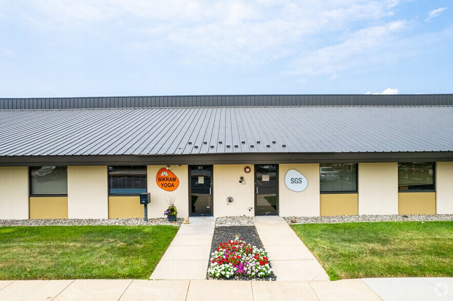 35 E Uwchlan Ave, Exton, PA à louer - Photo de l’immeuble – Image 3 sur 7