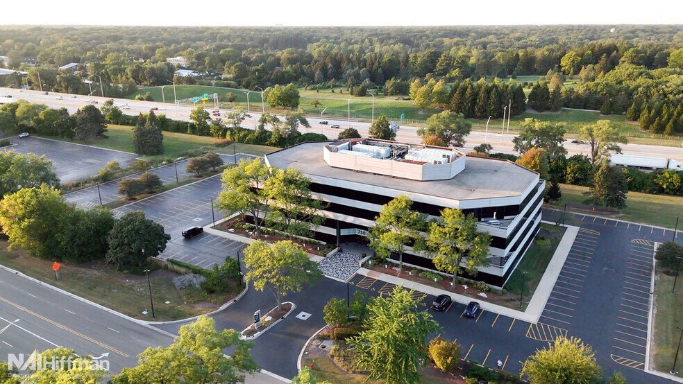 750 Warrenville Rd, Lisle, IL à louer - Photo de l’immeuble – Image 3 sur 11