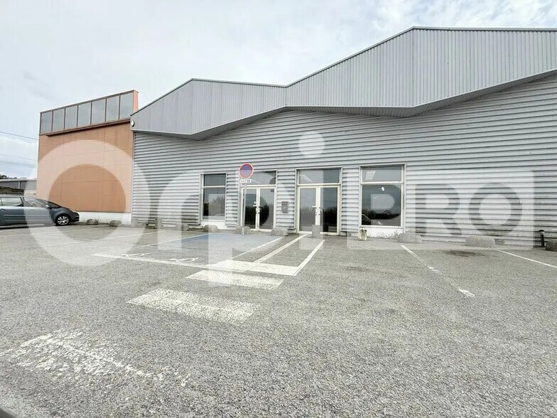 Local commercial dans GONFREVILLE-L'ORCHER à louer - Photo de l’immeuble – Image 1 sur 8