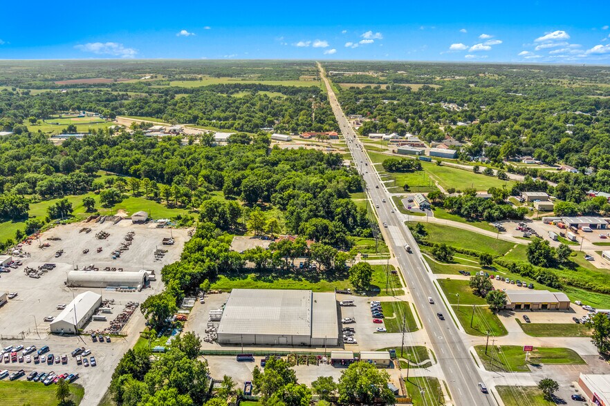 813 S Perkins Rd, Stillwater, OK à louer - Photo de l’immeuble – Image 3 sur 7