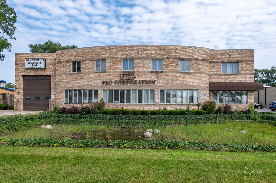 1015 S Route 83, Elmhurst, IL à louer - Photo de l’immeuble – Image 1 sur 11