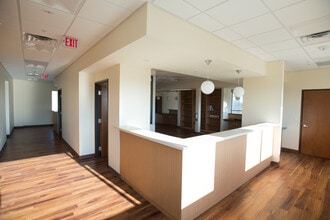 1701 W Royal Ln, Irving, TX à louer Photo intérieure– Image 1 sur 5