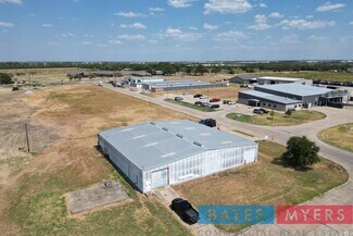 Plus de détails pour 2004 Jack Mckay Blvd, Ennis, TX - Local d’activités à vendre