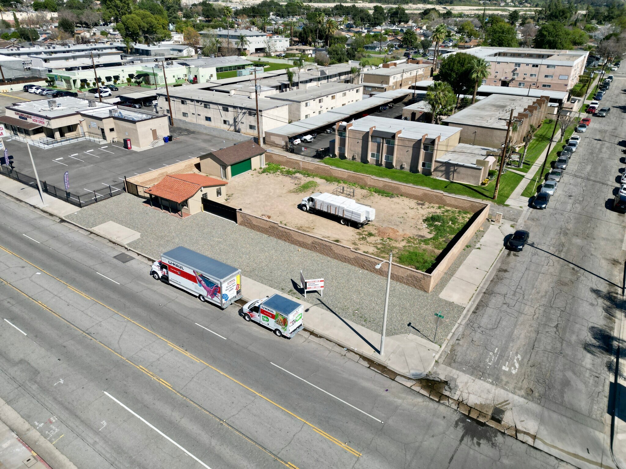 4253 N Sierra Way, San Bernardino, CA à vendre Photo principale– Image 1 sur 16