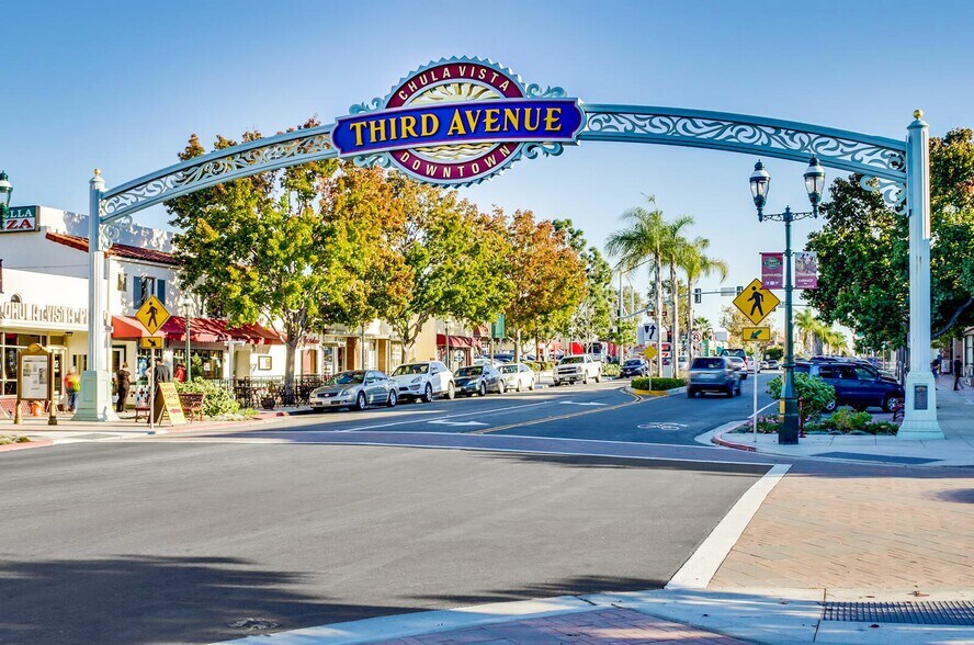 281-283 3rd Ave, Chula Vista, CA à louer - Photo de l’immeuble – Image 2 sur 8