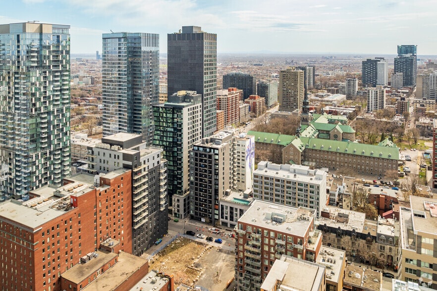 1190 Rue Mackay, Montréal, QC à vendre - Aérien – Image 2 sur 5