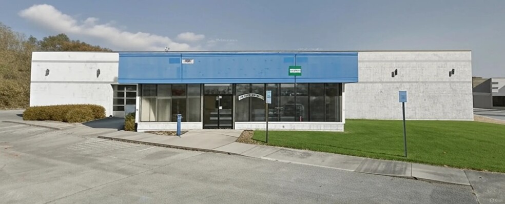 2960 Knoxville Center Dr, Knoxville, TN à louer - Photo de l’immeuble – Image 3 sur 10