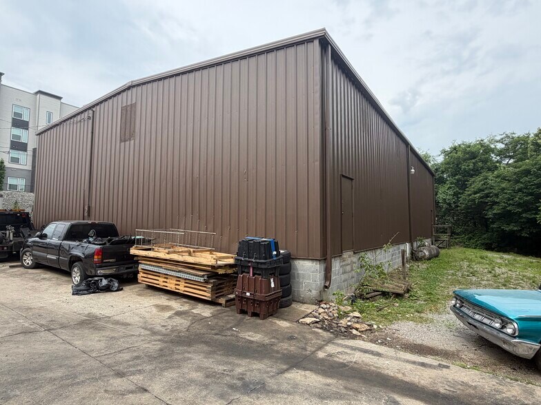 926 Old Dry Creek Rd, Madison, TN à louer - Photo de l’immeuble – Image 3 sur 3