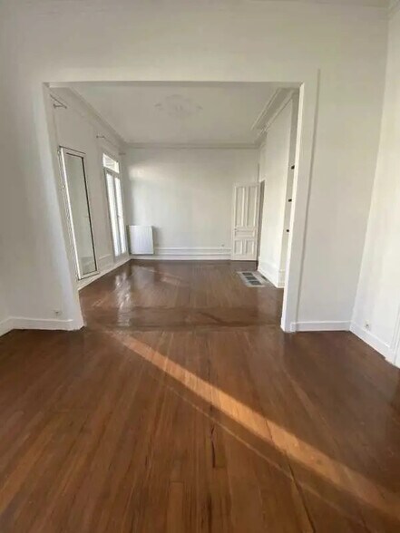 Bureau dans Le Havre à vendre - Photo de l’immeuble – Image 2 sur 7