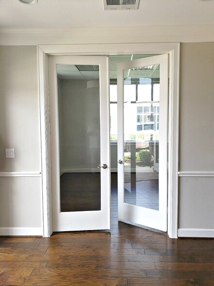 2219 Sawdust Rd, The Woodlands, TX à louer - Photo de l’immeuble – Image 3 sur 6