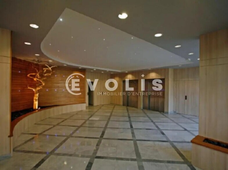 Bureau dans Vélizy-Villacoublay à louer - Photo de l’immeuble – Image 2 sur 4