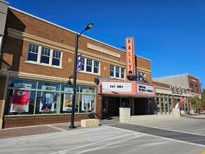 623 N Manhattan Ave, Manhattan, KS à louer Photo de l’immeuble– Image 2 sur 20