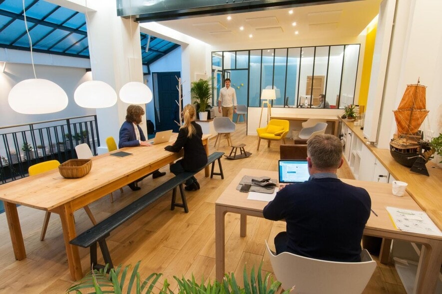 75 Rue Du Faubourg Saint-Martin, Paris à louer - Photo de l’immeuble – Image 3 sur 13