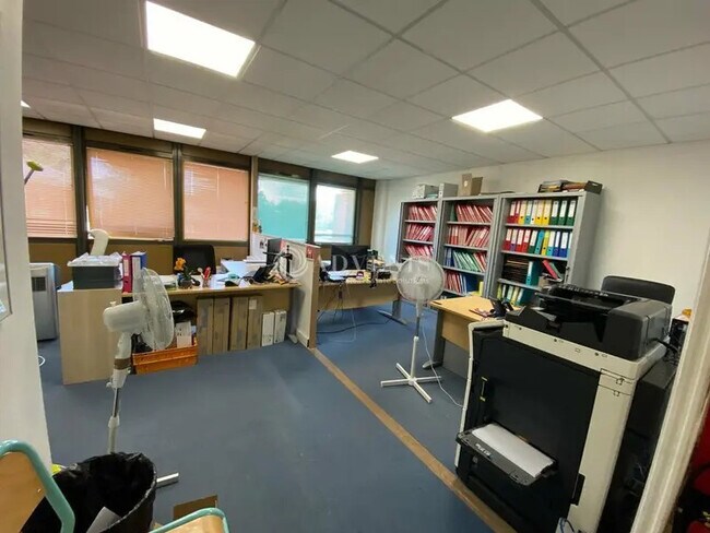 Plus de détails pour Bureau à vendre