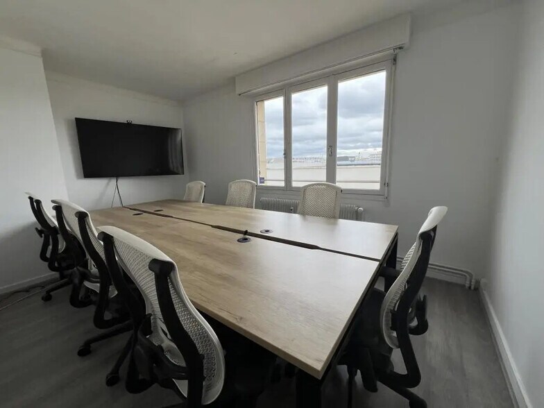 Bureau dans Reims à louer - Photo de l’immeuble – Image 1 sur 6