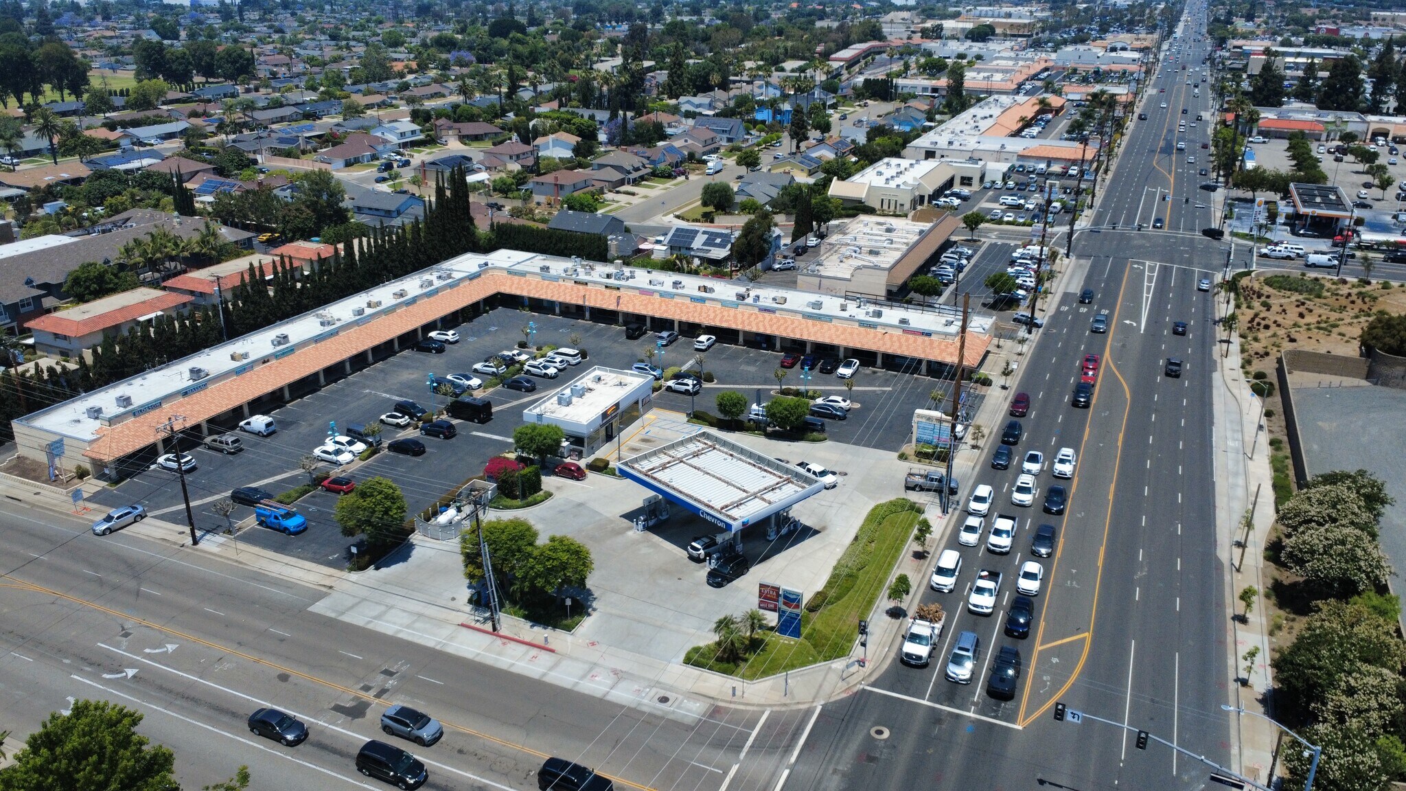1700 N Tustin St, Orange, CA à louer Photo de l’immeuble– Image 1 sur 10