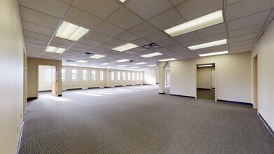 4600 W 77th St, Edina, MN à louer Numérisation 3D Matterport– Image 1 sur 8