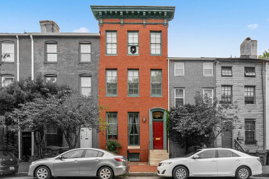 645 N Paca St, Baltimore, MD à vendre - Photo de l’immeuble – Image 2 sur 33